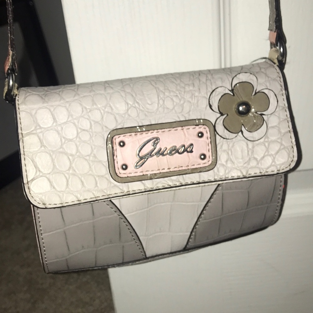 Guess Crossbody purse